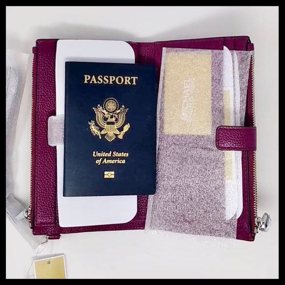 Michael Kors Adele Pebble Leather Phone Wristlet - Picture 6 of 6